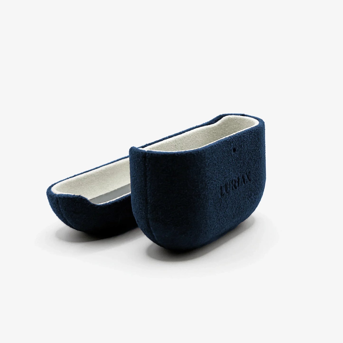 The AirPods 4 Case in Midnight Blue, Alcantara® — lifestyle | Luriax
